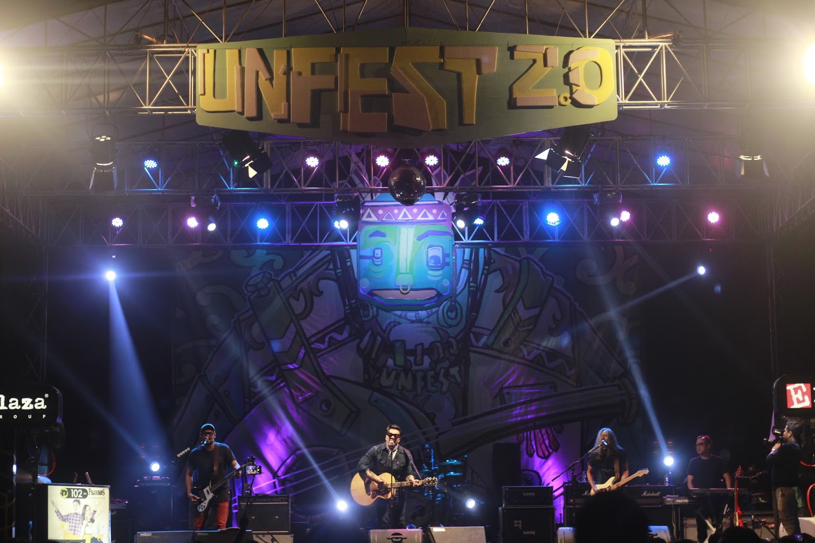 www.indiegigsmedia.com - Unnes Night Festival Naif on Stage