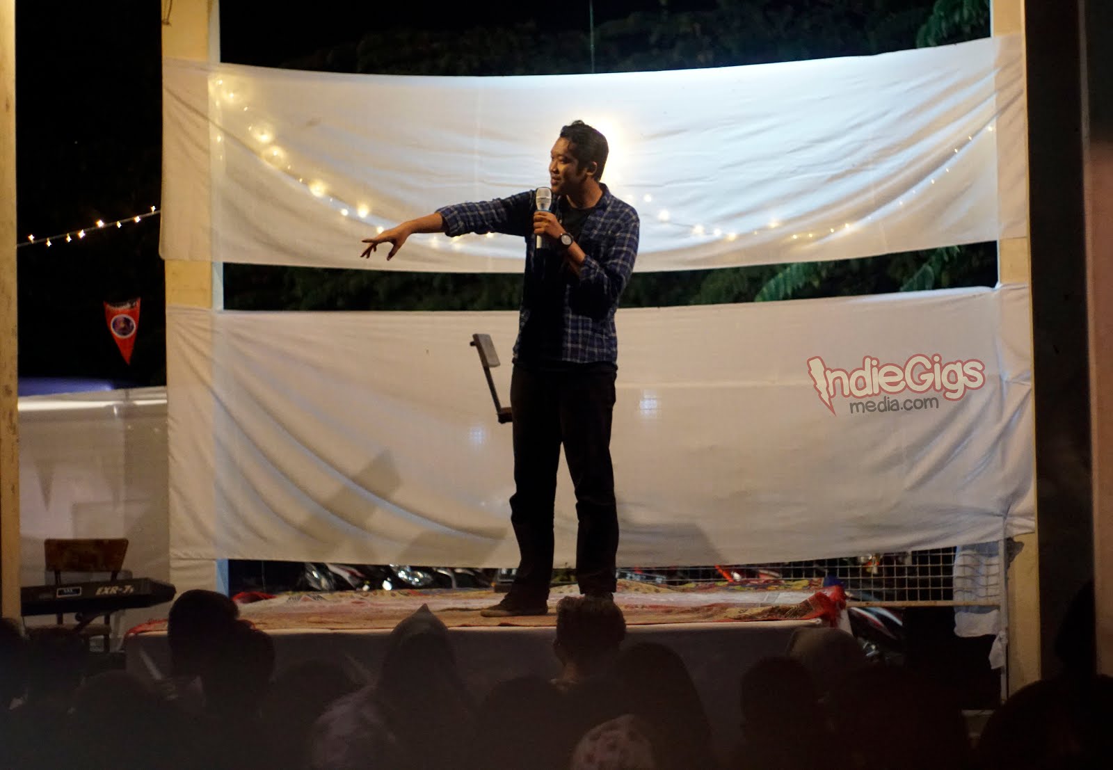 www.indiegigsmedia.com - yoga stand up Banjarnegara